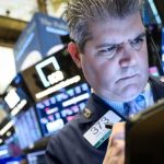 Data penting AS turun lagi, Wall Street kembali berpesta