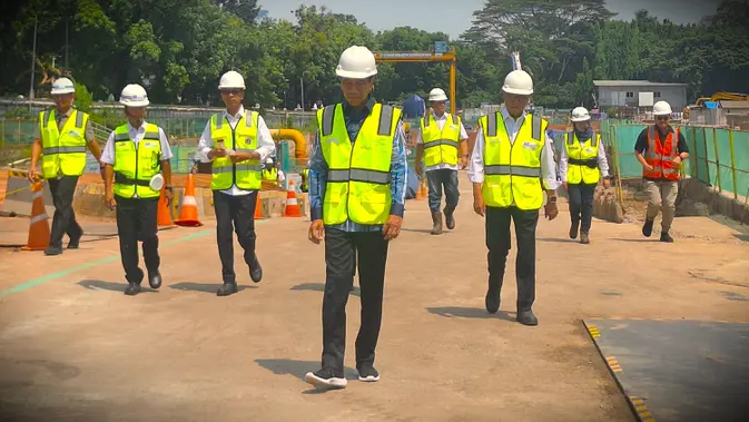 Jokowi: Pembangunan MRT Jakarta Fase 2A Capai 28,4 Persen, Lampaui Target Saya